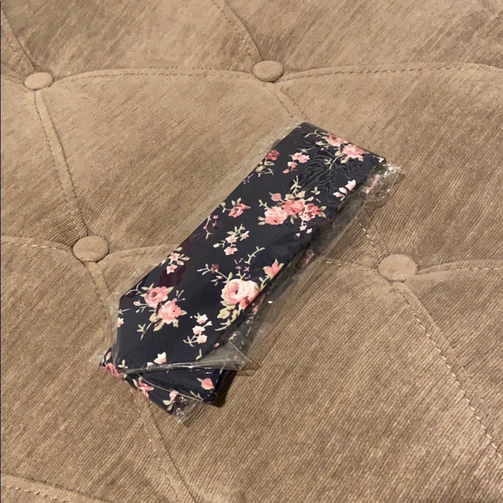 Men’s Navy and Floral Print Tie